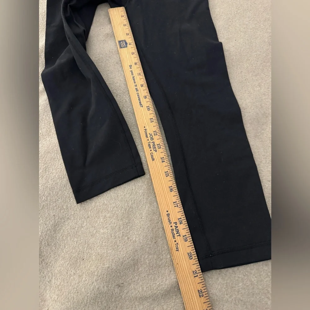 LuluLemon Black Fast and Free Capri Leggings Women Size 4 Gym Workout